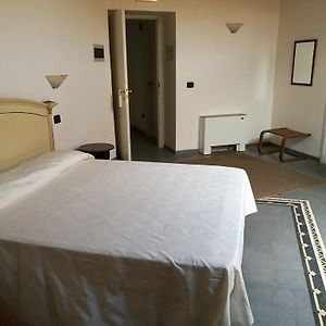 Camera standard con letto king size